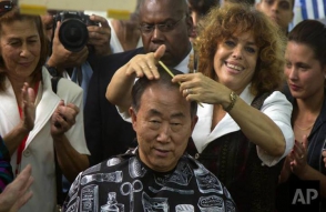 Պան Գի Մունը Կուբայում մազերը կտրել է